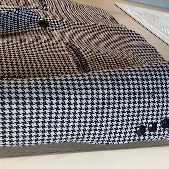 Vintage Houndstooth jacket by Giorgio Sant' Angelo. - Picture 6 of 9